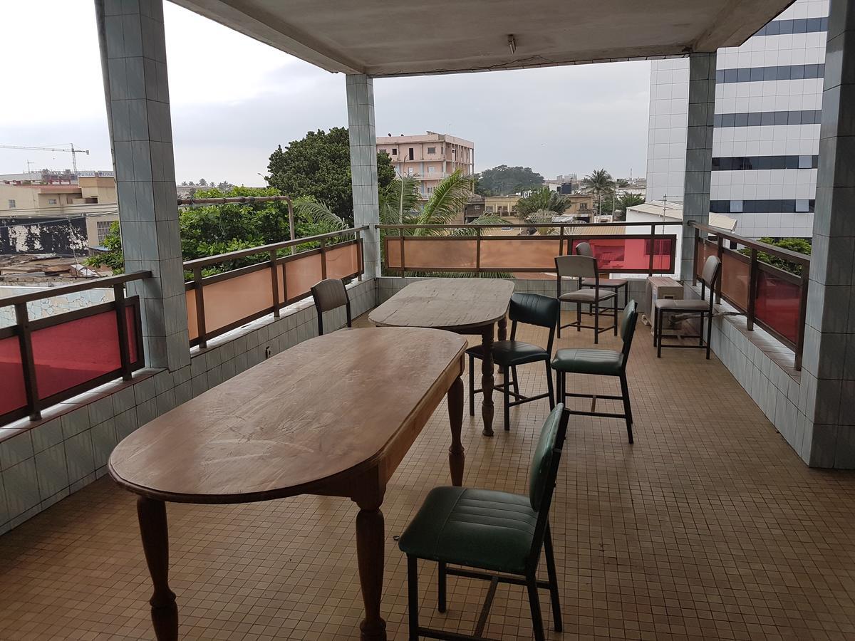 Hotel Ecole Avenida Lomé Exteriör bild