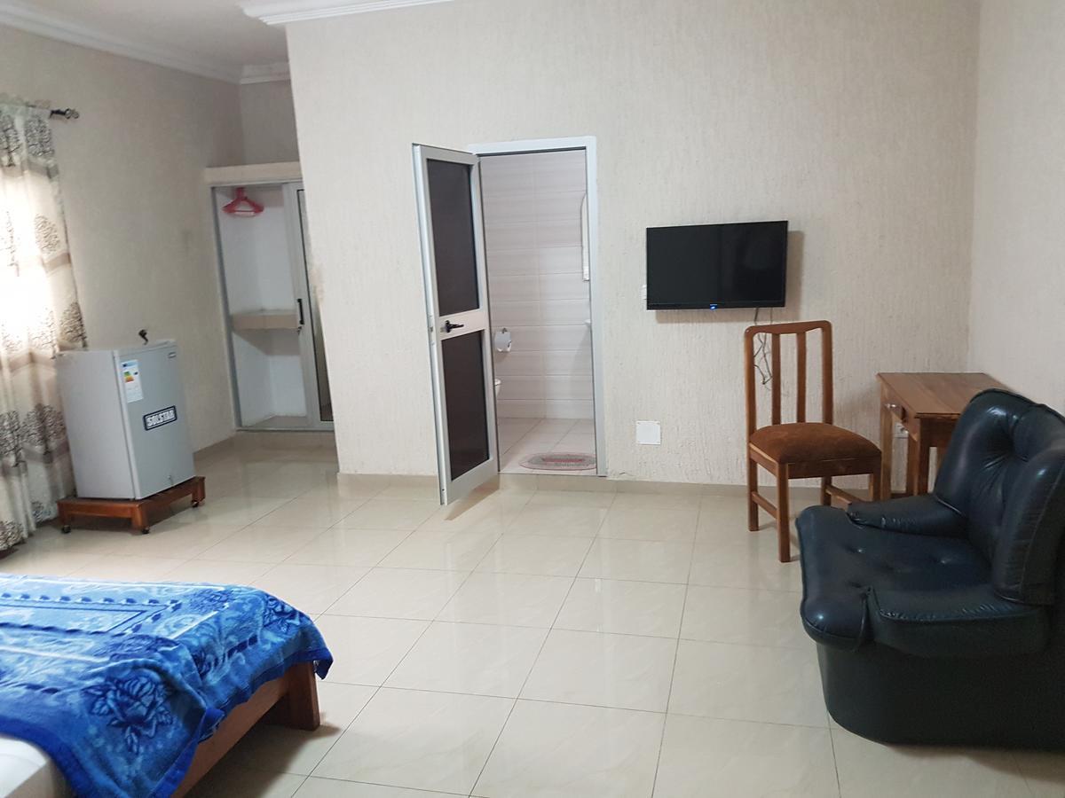 Hotel Ecole Avenida Lomé Exteriör bild